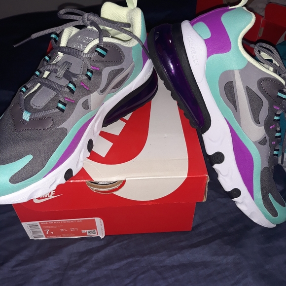 Nike Air Max 27 React - Picture 4 of 9